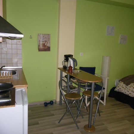 Homy Cozy Studio Towards The Centre Salonicco Esterno foto