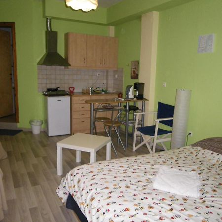 Homy Cozy Studio Towards The Centre Salonicco Esterno foto